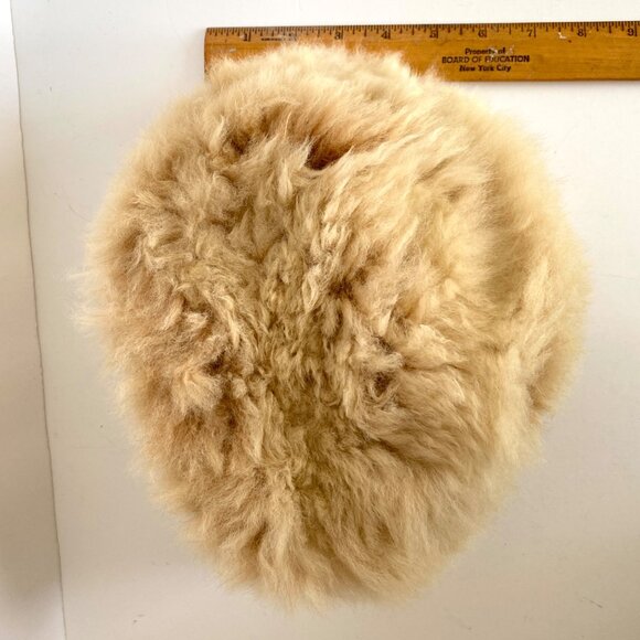 1960s Beige Sheepskin Shearling Mod Fur Hat With Satin Lining Vintage Estate main image 7